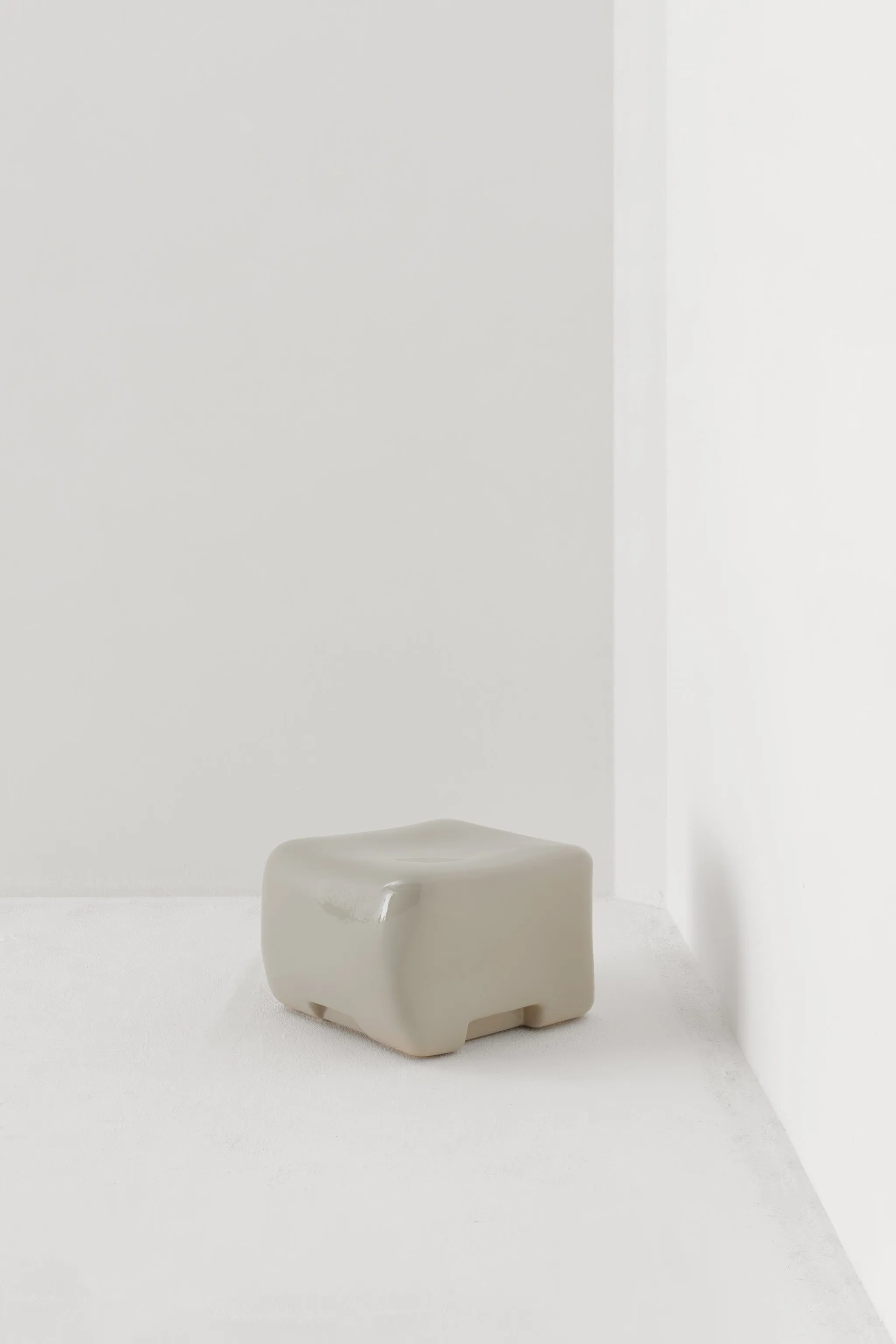 COBBLE LOW SIDE TABLE & STOOL / PEBBLE