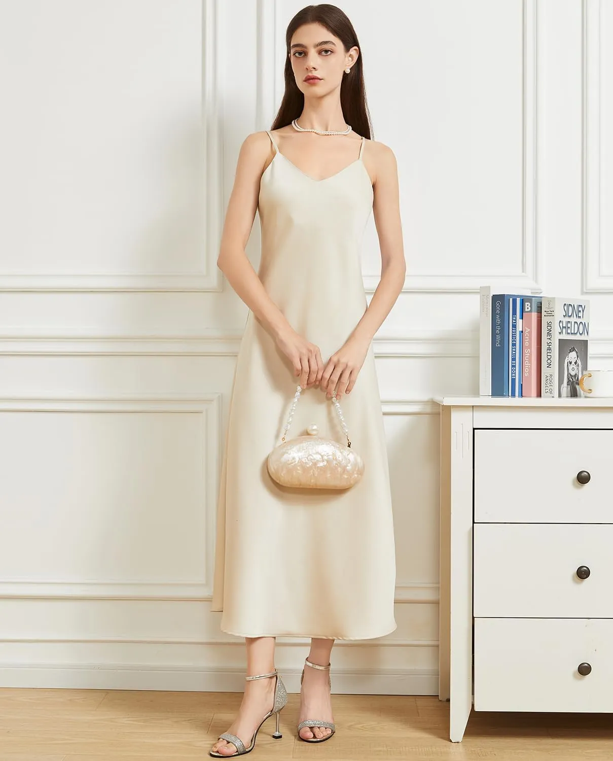 Huralona Acrylic Evening Clutch Purses for Women Shell Handbag Chic Clutch Bag With Baroque Irregular Pearl Chain Strap