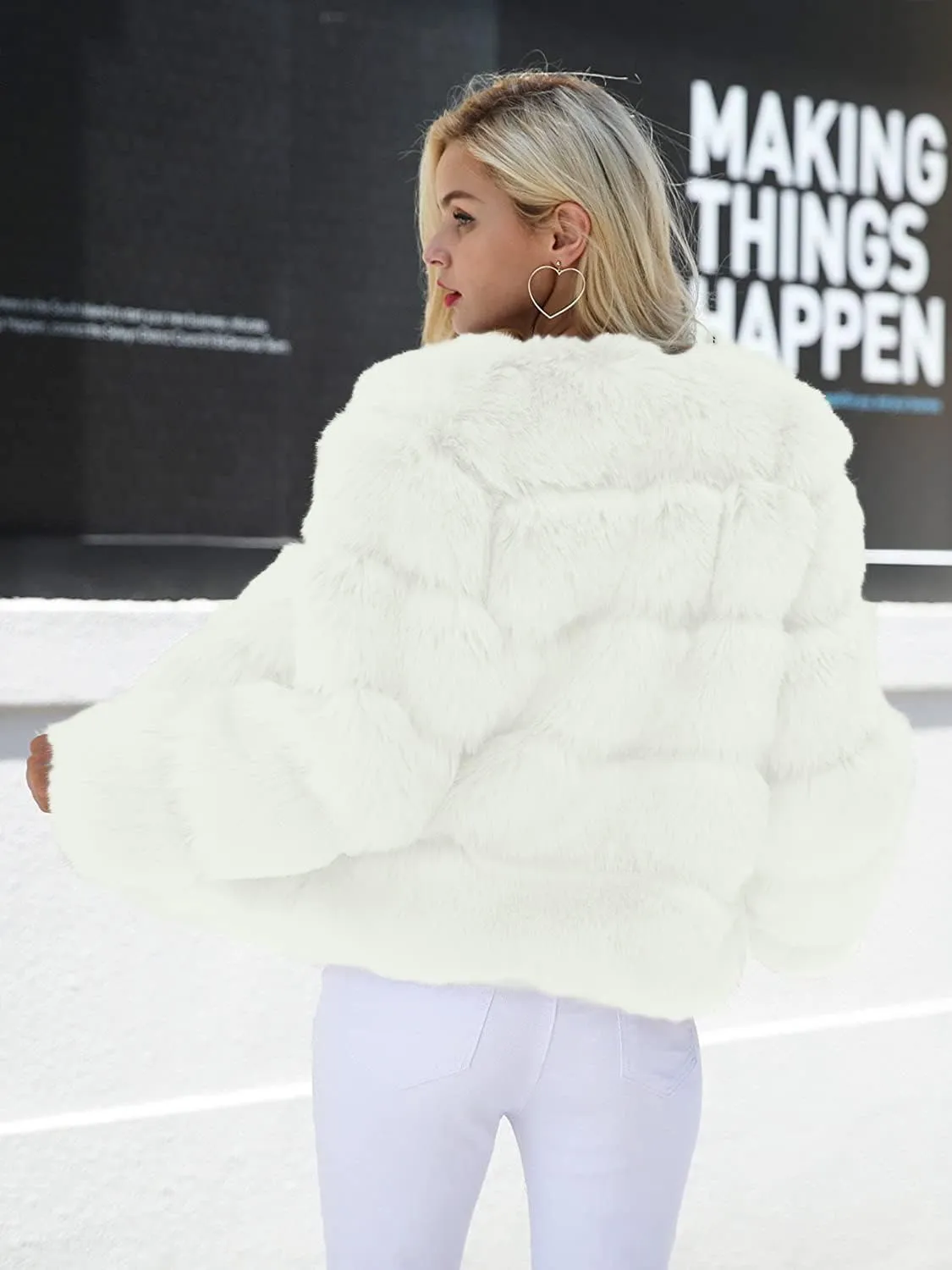 Simplee Women Luxury Winter Warm Fluffy Faux Fur Short Coat Jacket Parka Outwear
