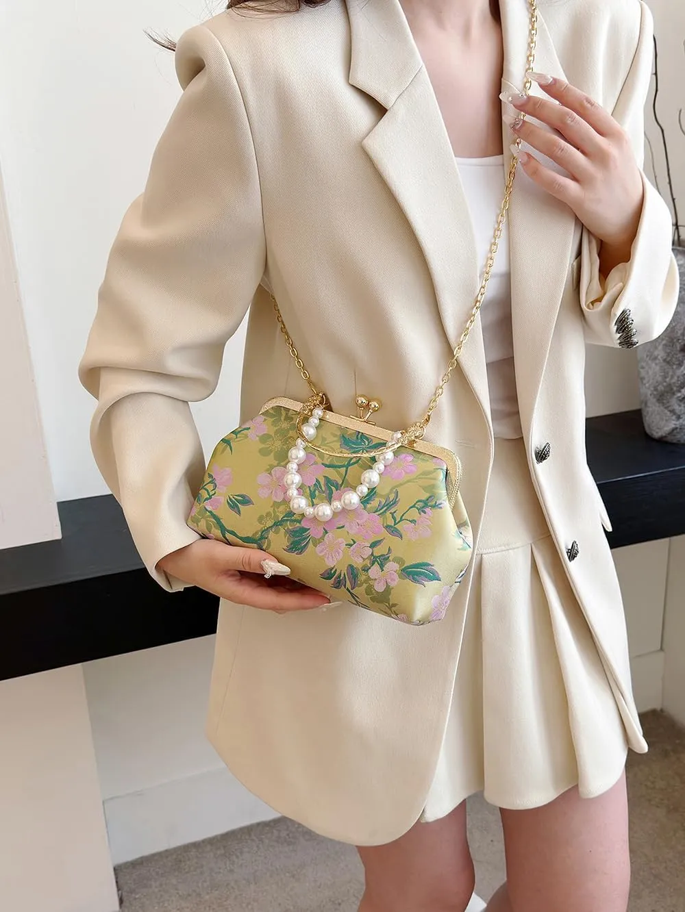 Vintage Embroidered Flower Handbag, Flower Embroidery Rustic Shoulder Bag for Evening & Special Occasions