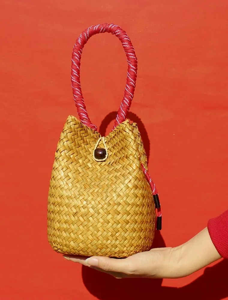 Womens Handwoven Spiral Bucket Bag Straw Tote Beach Vacation Purse Rattan Woven Wedding Handbag Summer Small Purse